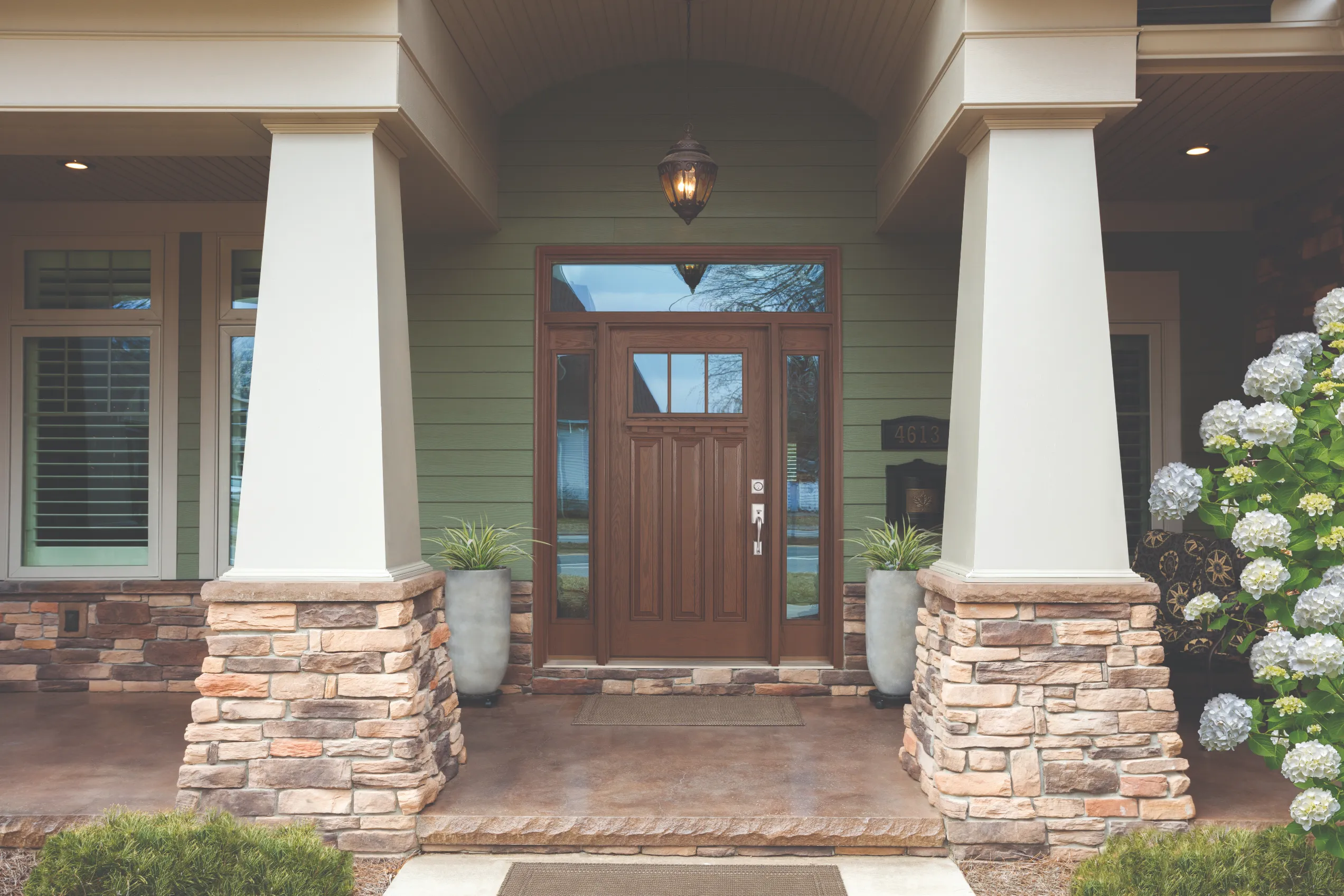 Vinyl woodgrain entry door